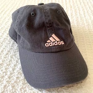 Adidas Black Hat with embroidered Logo in pink